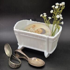 Vintage Indiana Glass Milk Crib Cradle Baby Spoons Curved Awakenings Trinket Box